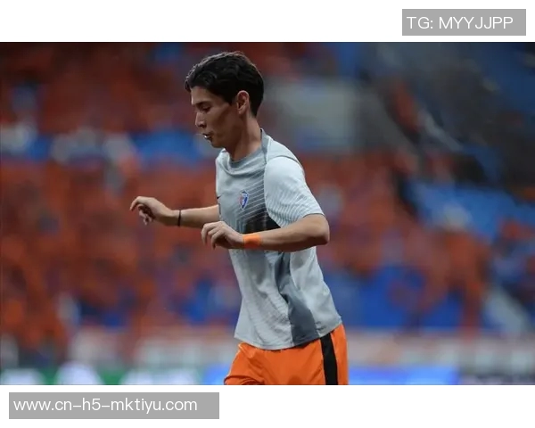 山东泰山半场落后云南玉昆侯永永头球破门克雷桑李源一错失良机 山东泰山半场落后云南玉昆侯永永头球破门克雷桑李源一错失良机