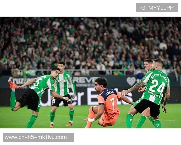 巴萨发布新海报展示费兰托雷斯卡萨多与马丁精彩瞬间迎战贝蒂斯 巴萨发布新海报展示费兰托雷斯卡萨多与马丁精彩瞬间迎战贝蒂斯