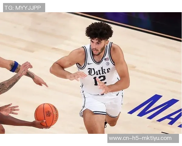 布泽尔狂砍18分15板5助助蓝魔豪取开季10连胜引发关注